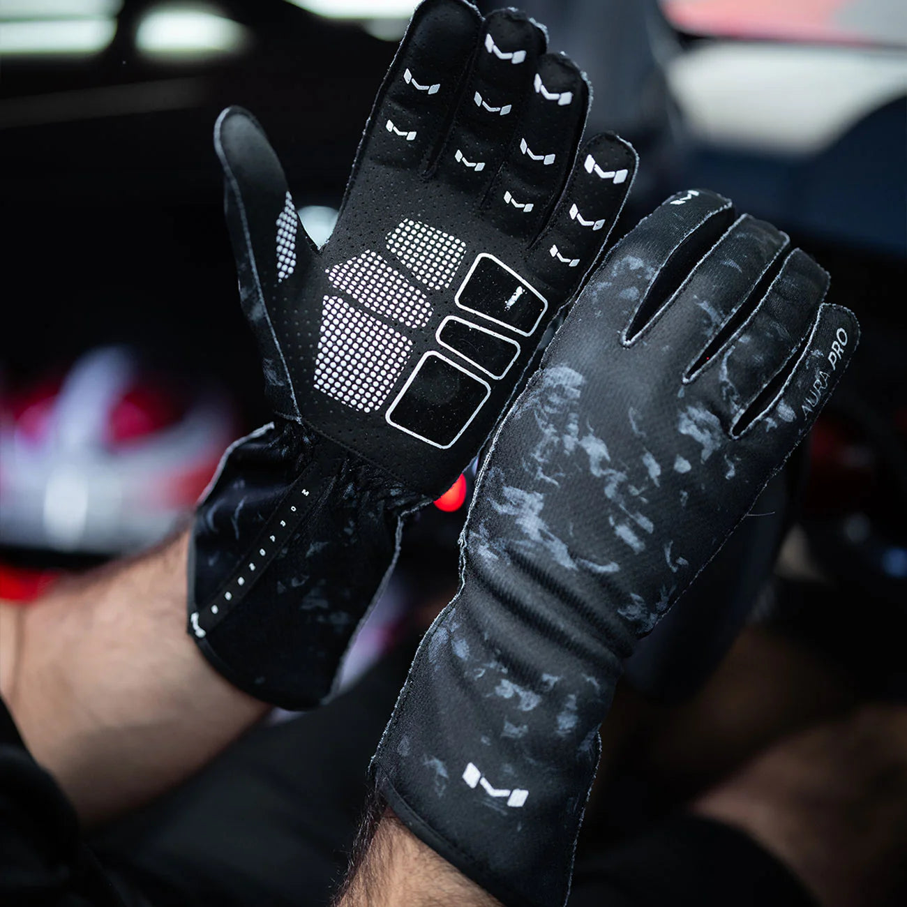 Moradnesss Aura Pro Forged Carbon Gloves