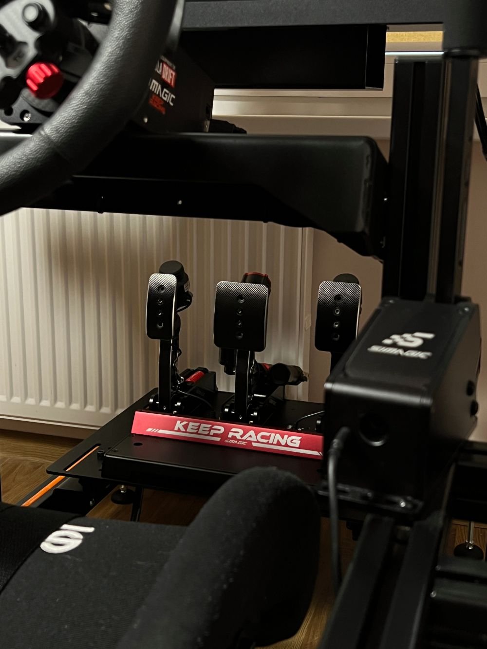 HELENTE "H1" võidusõidusimulaator