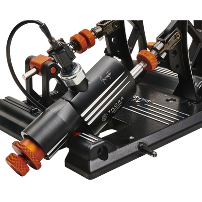 Asetek Invicta™ Sim Racing pedaalid piduri- ja gaasipedaalile