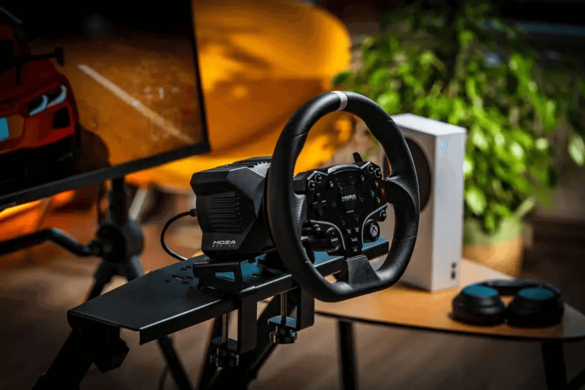 žaidimų vairų gamintojo Moza Racing vairas R5 direct drive